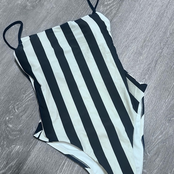 Black and White Striped Swimsuit NWT - Picture 3 of 9